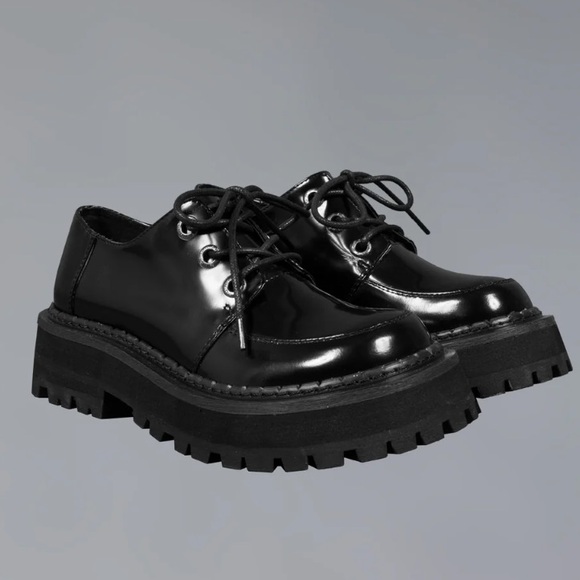 UNIF Shoes - UNIF COLLINS SHOE RETAILS $138+ shipping
